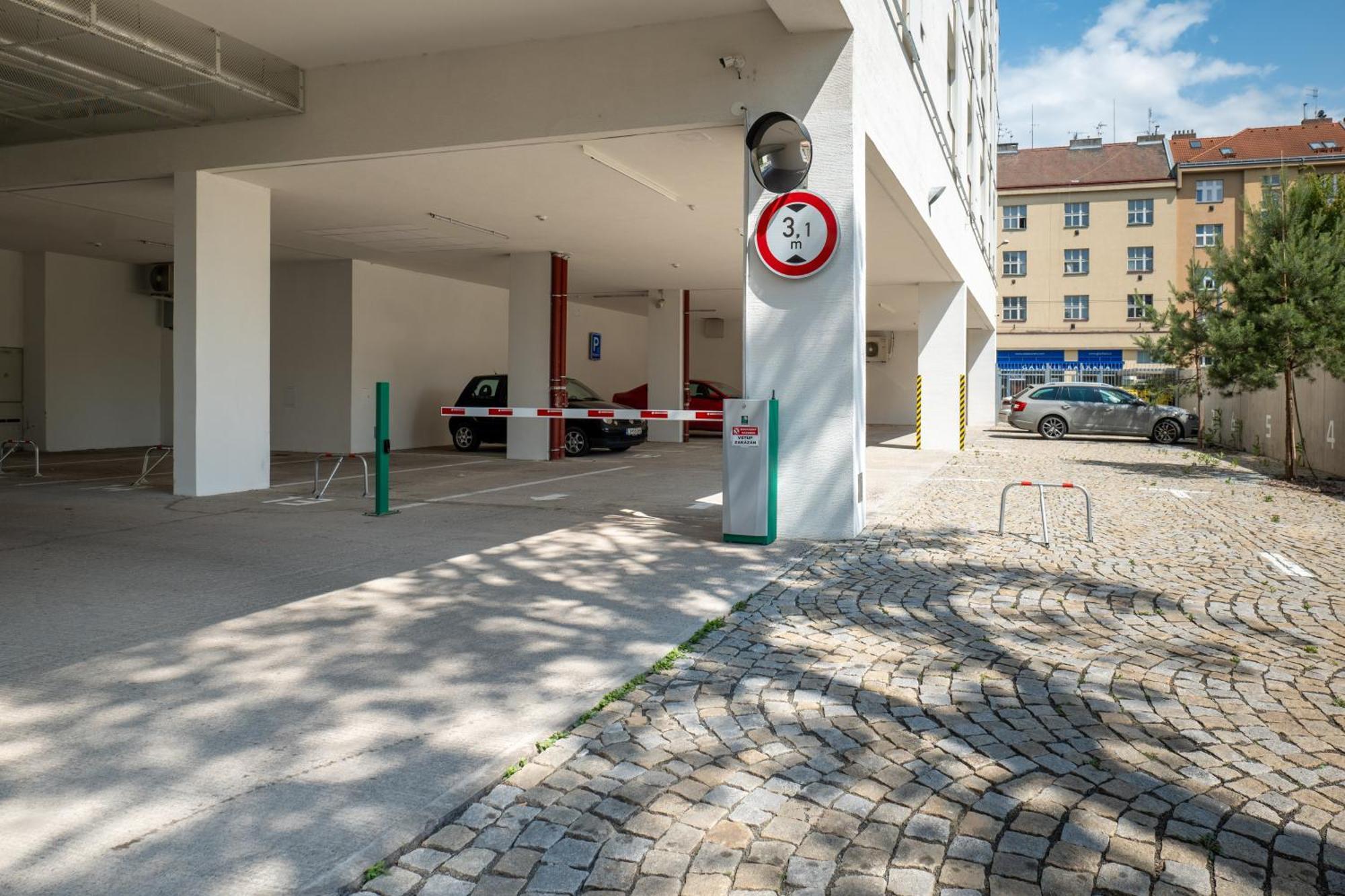 Apartment Gocarova Trida *